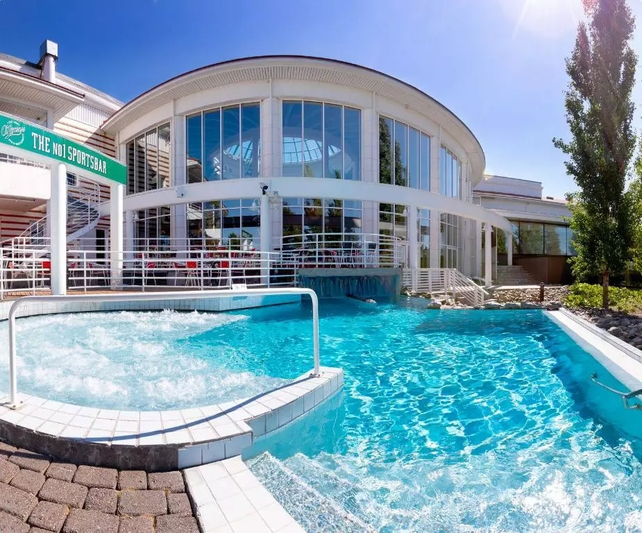 c89db0_e4f5b794f0e4453eb08a796552904c40~mv2 (1)